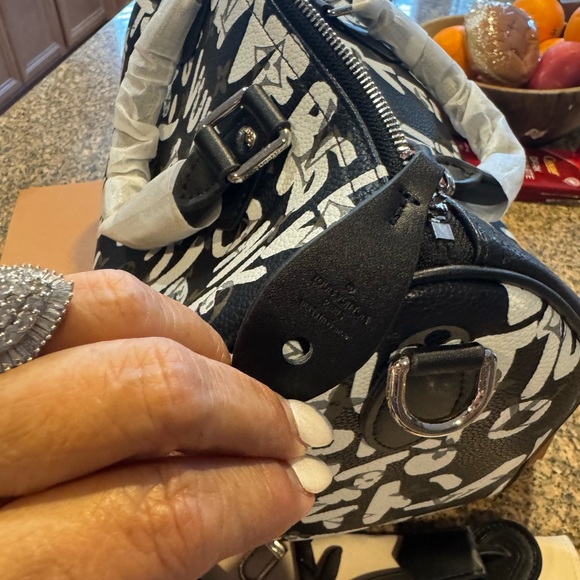 Black bag speedy 30 with white letters and matching wallet and small bag - Picture 4 of 13